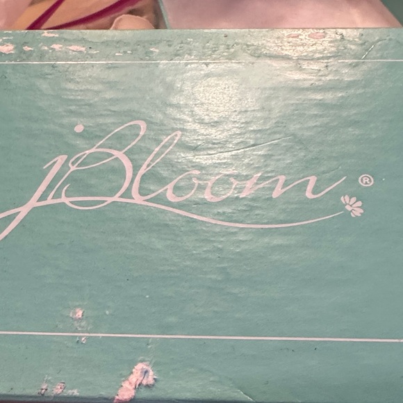 Elegant Silver Necklace with Crystal by bloom - Picture 2 of 3